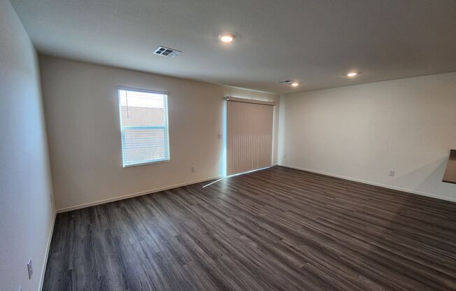 3 beds, 2.5 baths, $1,895, Unit UNIT 87