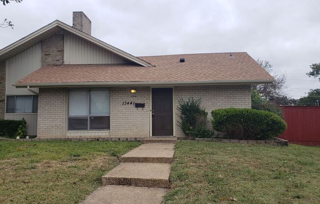 13439-13441 Blossomheath Ln, Dallas, TX 75240