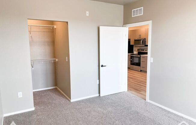 1 bed, 1 bath, 644 sqft, $995, Unit 5521-5316