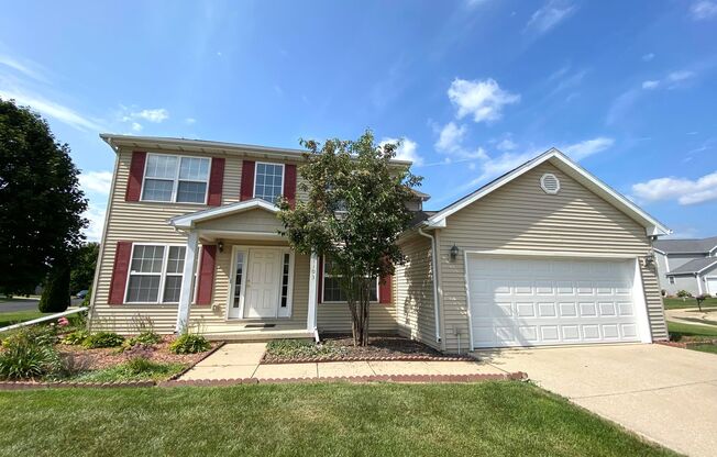 4 Bedroom 2.5 bathroom home in Dunlap!