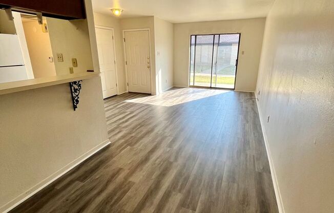 2 beds, 1 bath, 1,000 sqft, $1,250