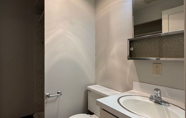 Studio, 1 bath, 280 sqft, $950, Unit 202