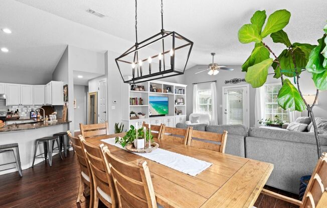 Beautiful 4-Bedroom Home in Gated Emerald Lakes – Spacious, Updated & Pet-Friendly!