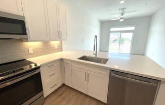 2880 FRONTERA DR