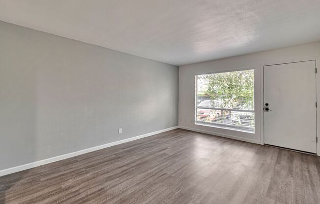 first month's rent free 1 bed 1 bath renovated apartment homes