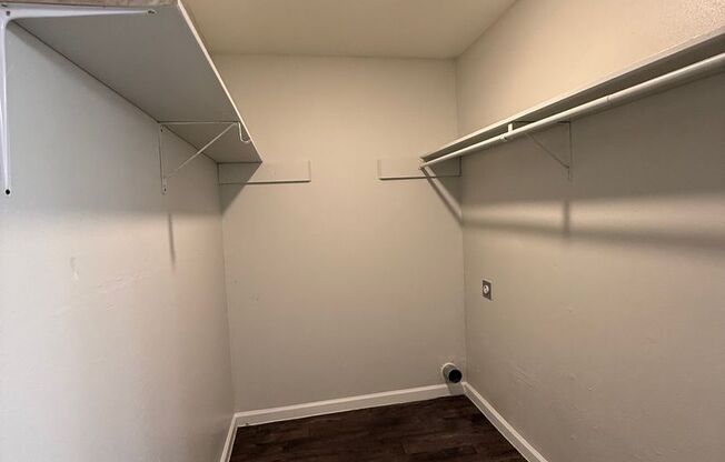 3 beds, 2 baths, 1,256 sqft, $1,550, Unit 07-0701 W/D