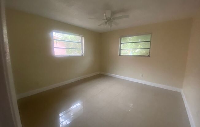 3 beds, 2 baths, $2,332, Unit Unit 2