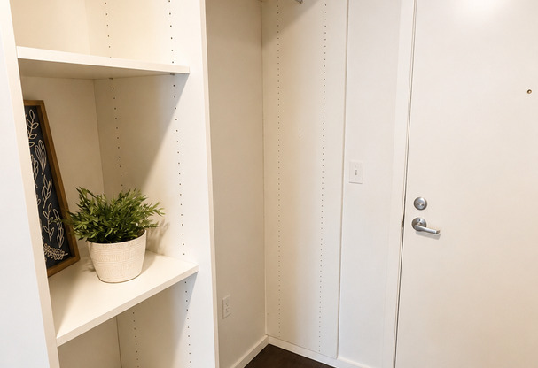 Studio, 1 bath, 175 sqft, $1,180, Unit 1301