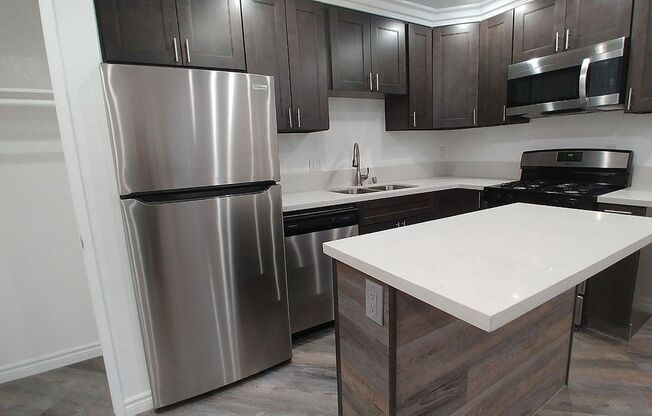 2 beds, 2 baths, 910 sqft, $2,650, Unit 508