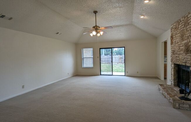 Corner Lot 3 Bed/2 Bath In Georgetown