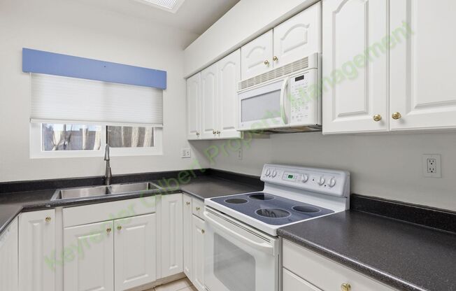 2 beds, 2 baths, $1,700, Unit Unit 112