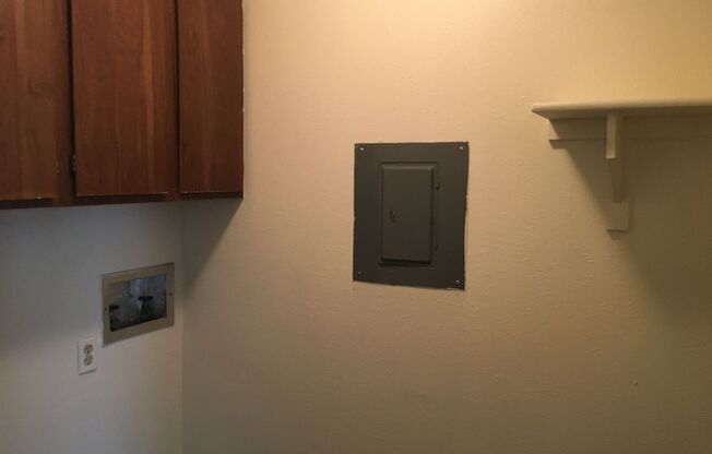 302 S Green 9-12