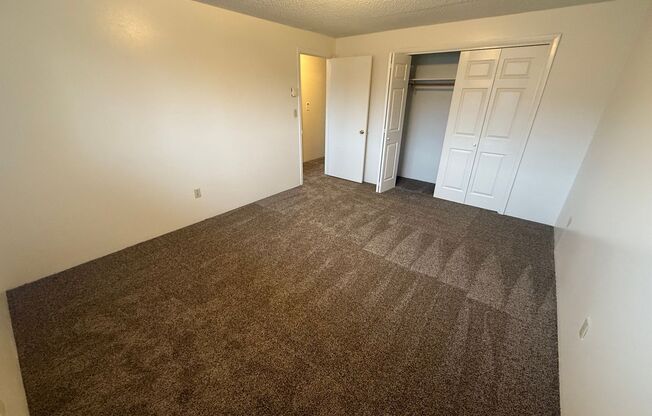 2 beds, 1 bath, 954 sqft, $1,425, Unit 17