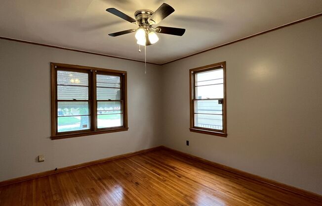 3 beds, 1 bath, $1,200