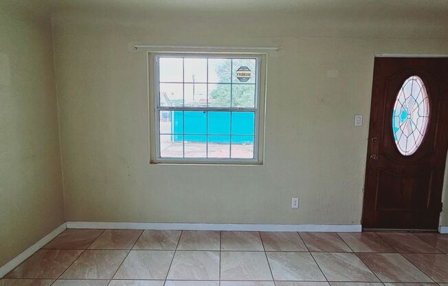 Cozy 2 bedroom, 1 bath home in Lower Valley El Paso!