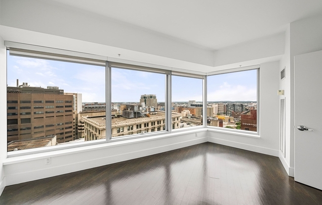 2 beds, 1.5 baths, 1,035 sqft, $5,500, Unit 19H