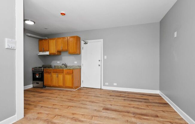 Studio, 1 bath, 270 sqft, $995, Unit 304