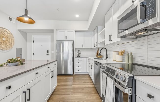 1 bed, 1 bath, 722 sqft, $1,475, Unit 1-208