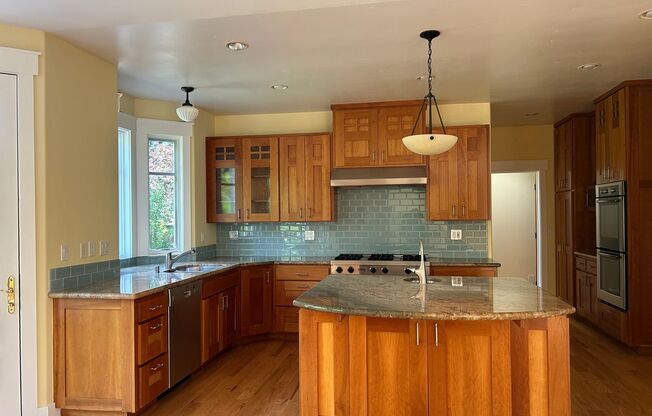 Lovingly Maintained 5 Bed, 3.5 Bath Executive Home Close to Downtown MV