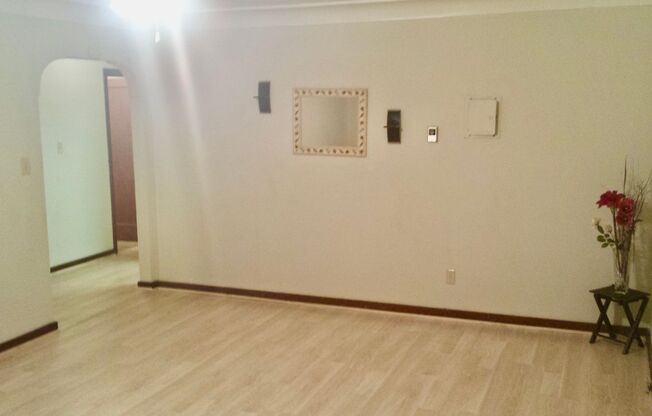 1 bed, 1 bath, 1,000 sqft, $1,269, Unit 8