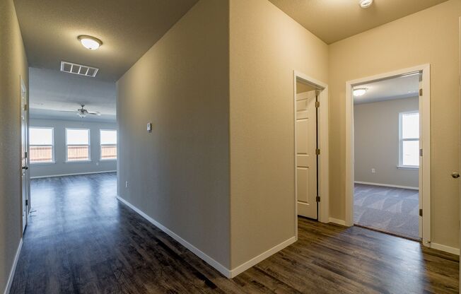 Brand New 4 BR Home Near Walmart HQ and DCs!