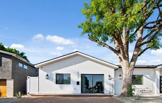 Modern 2 Bedroom ADU – Walk to CSUN! Prime Northridge Location