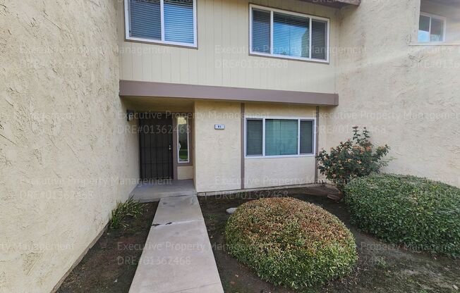 Charming 3 bedroom, 2.5 bathroom condo located in a North Bakersfield gated community.