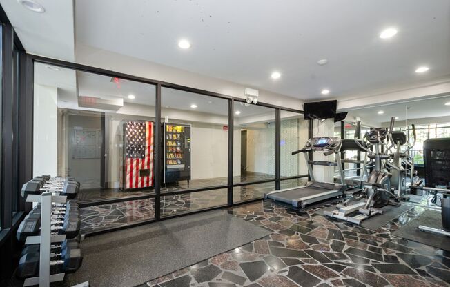 2 beds, 2 baths, 664 sqft, $2,250, Unit 302