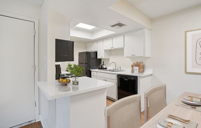 1 bed, 1 bath, 605 sqft, $1,225, Unit 805
