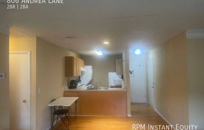 806 ANDREA LN