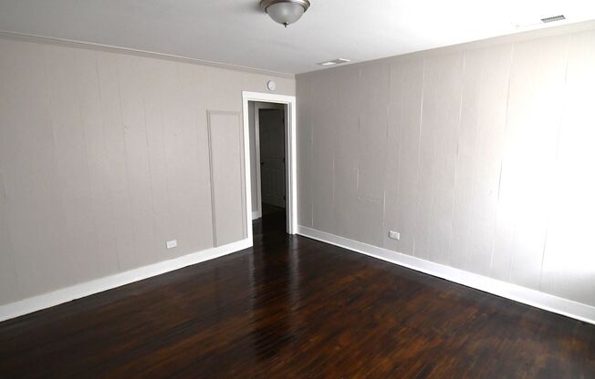 Housing Authority Vouchers Accepted !! 2-bedroom, 1-bathroom DUPLEX located in Mid City North, Baton Rouge