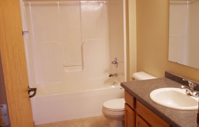 3 beds, 2 baths, 1,409 sqft, $1,720, Unit 1834-234