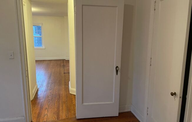 1 bed, 1 bath, 617 sqft, $1,850, Unit Wellington 402