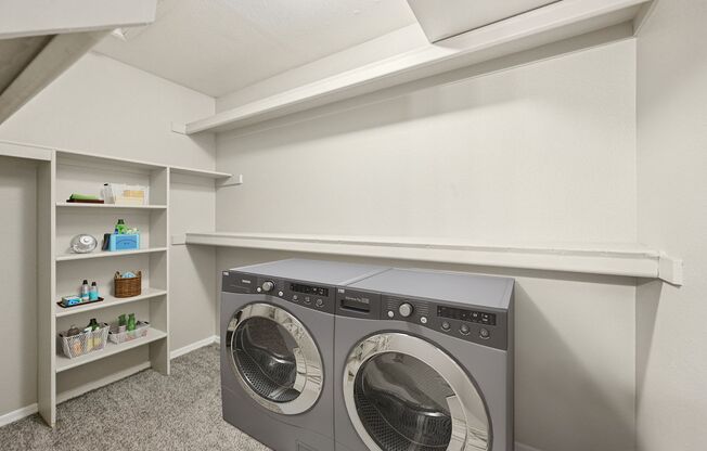 3 beds, 2 baths, 1,140 sqft, $1,649, Unit 2050