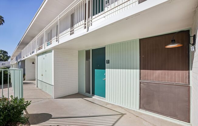 Venture on Maryland – Modern Living in Central Phoenix!