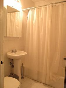 1 bed, 1 bath, $3,000, Unit 3A