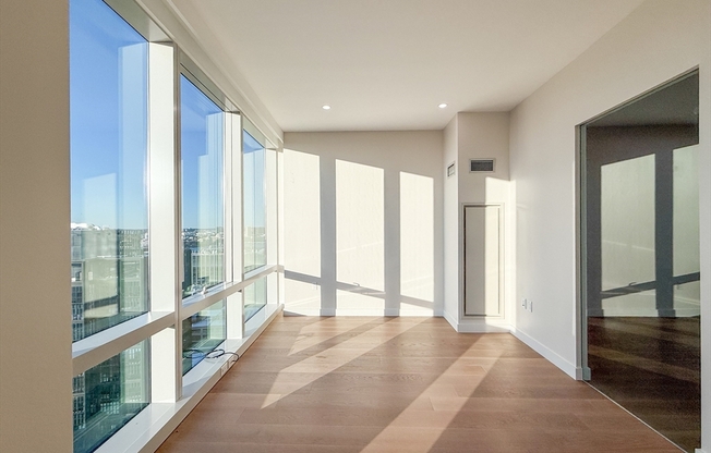 1 bed, 1 bath, 612 sqft, $4,200, Unit 24G