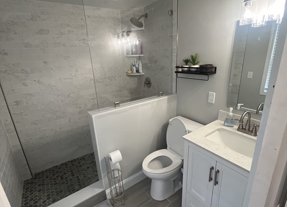 3 beds, 2 baths, 1,100 sqft, $5,200, Unit 2