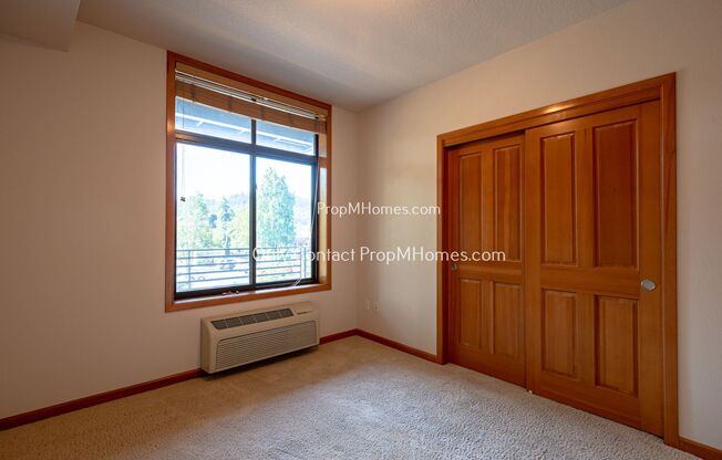 1 bed, 1 bath, $1,799, Unit 287 NE 3rd Street - 203