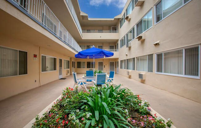 Apartment Building in Los Angeles Courtyard