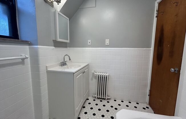 1 bed, 1 bath, 750 sqft, $1,295, Unit 6236 Fifth Ave. #A1-A