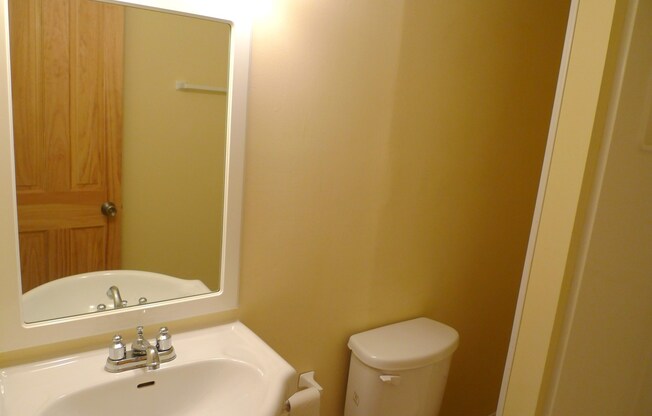 3 beds, 2 baths, $1,300