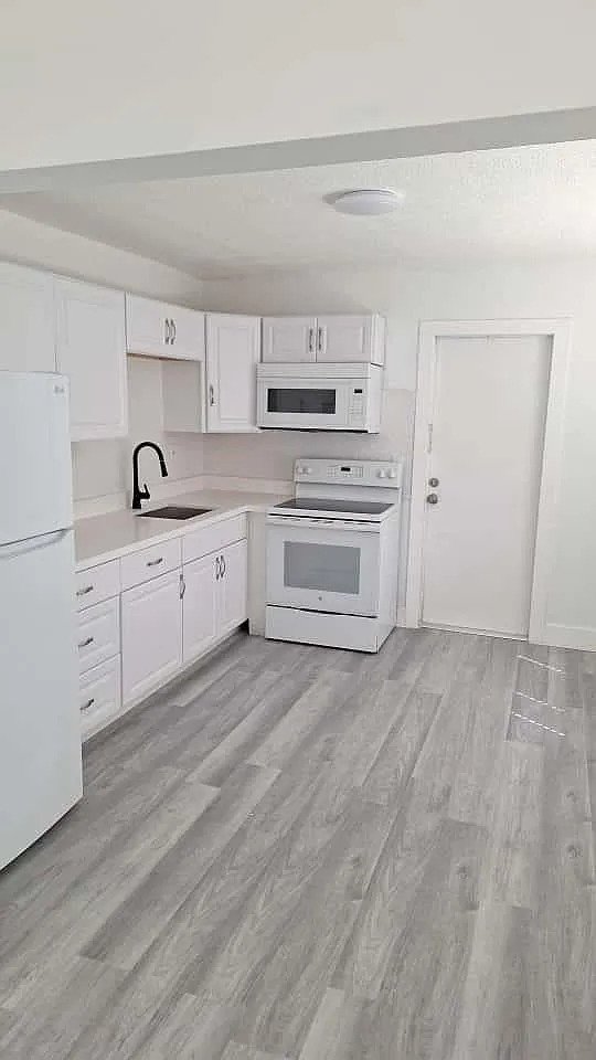 1555 NE 148 ST
