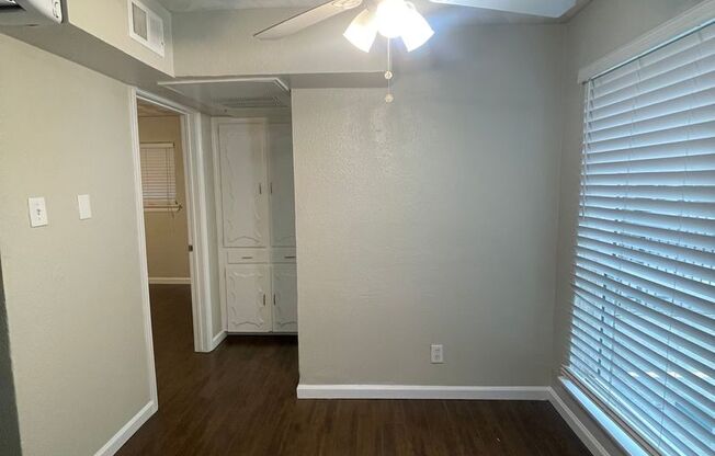 1 bed, 1 bath, 650 sqft, $1,050, Unit 105