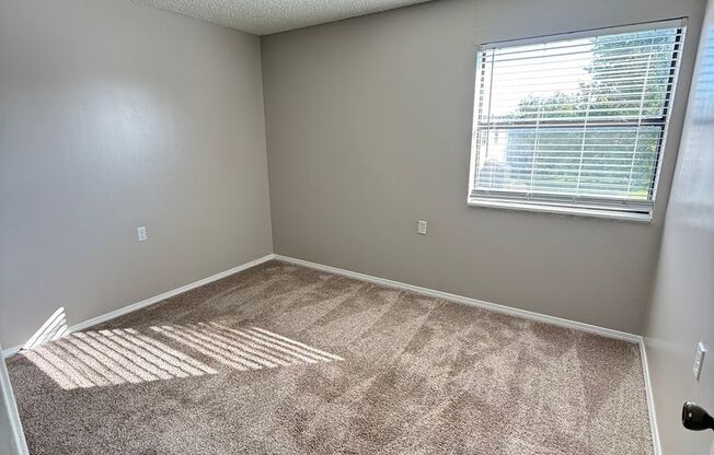 2 beds, 2 baths, 966 sqft, $1,100, Unit 606