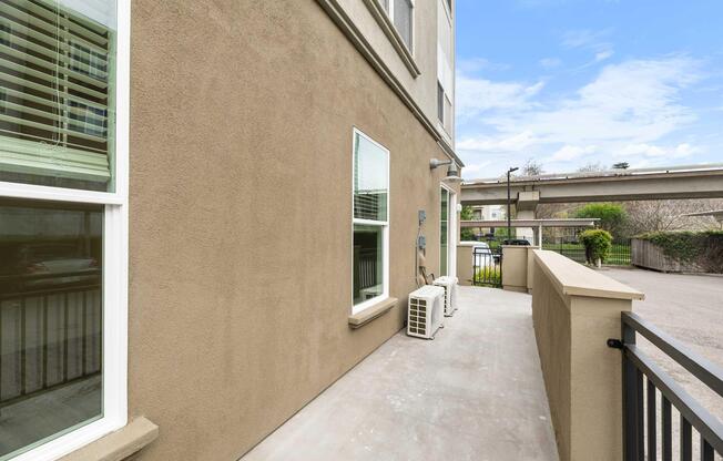 Studio, 1 bath, 477 sqft, $1,890