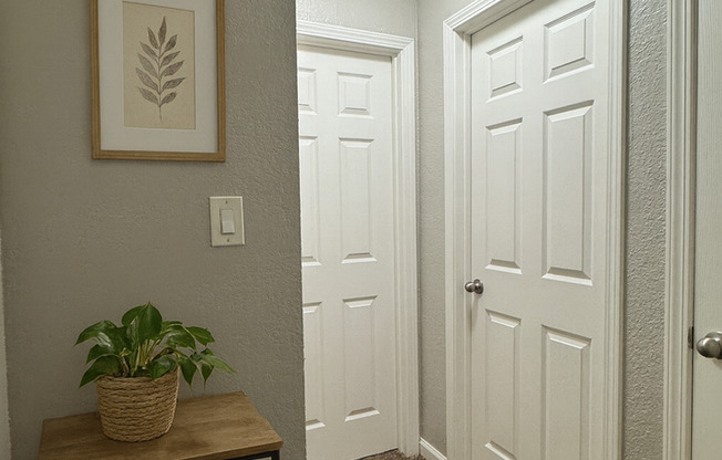 1 bed, 1 bath, 575 sqft, $1,300, Unit 14