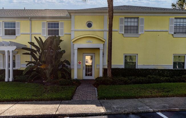 2 beds, 1 bath, $2,100
