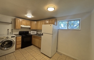 615 E 700 S