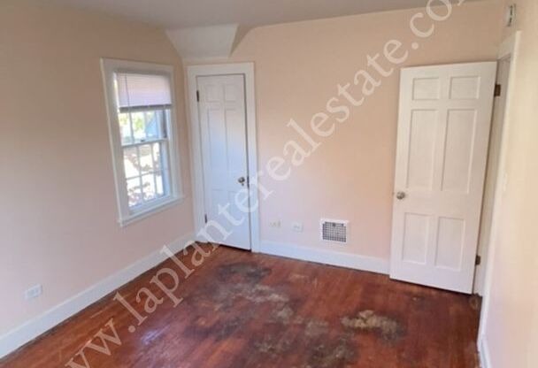 3 beds, 1 bath, $1,350